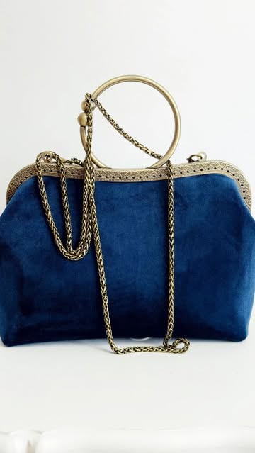 Instagram antiqueparis_