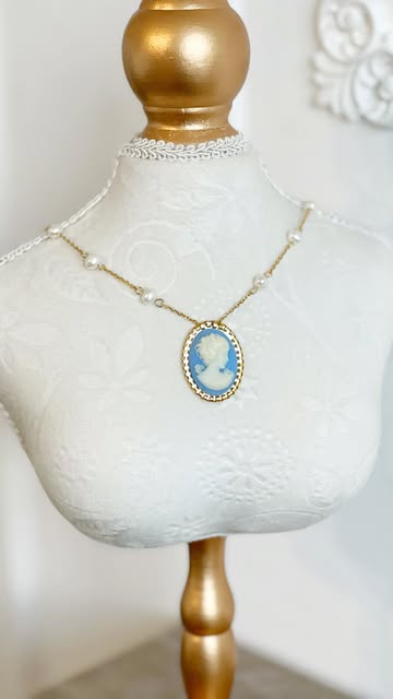 Instagram antiqueparis_