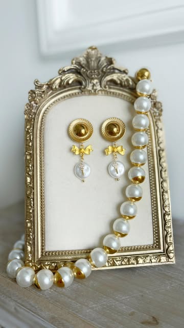 Instagram antiqueparis_