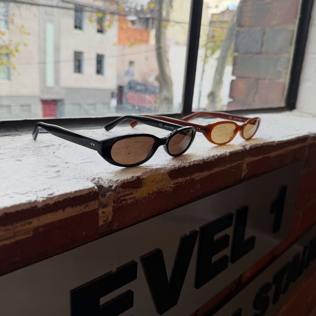 アテルイ　chutts LEON eyewear サングラス LEON - SILVER / Slate Polarised Lens – chutts