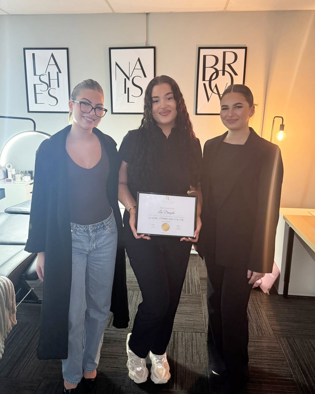 invidiouslashes_academy