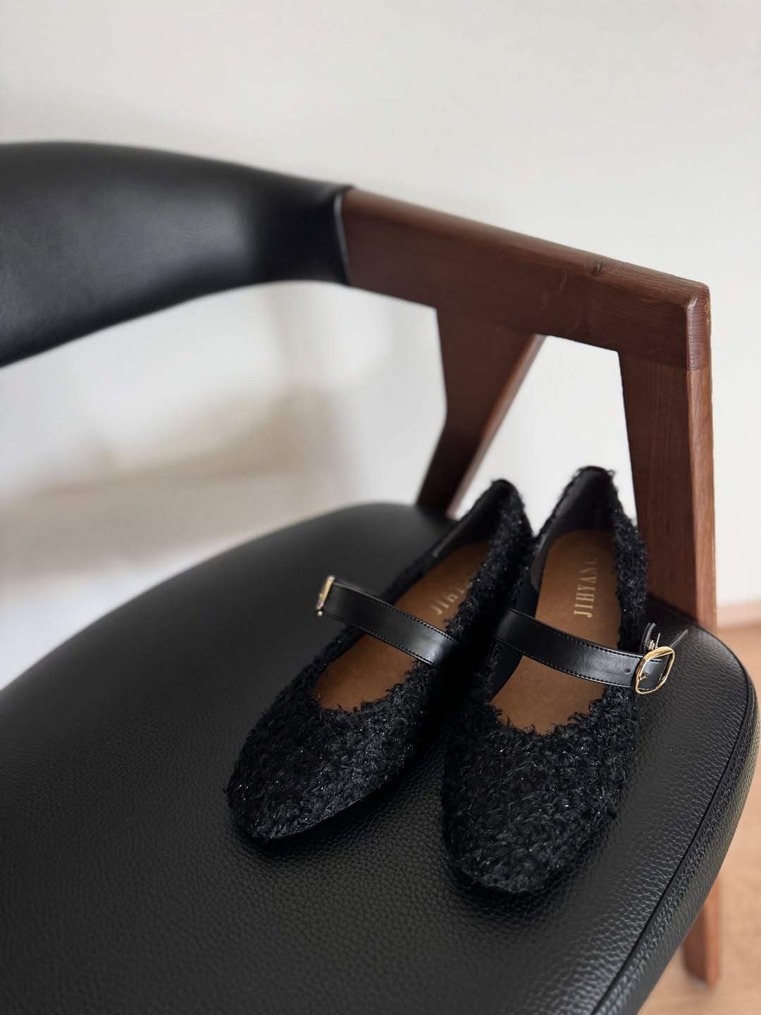 チヒャン jihyang ドット パンプス ブラック エナメル サンダル チヒャン jihyang ドット パンプス ブラック エナメル サンダル