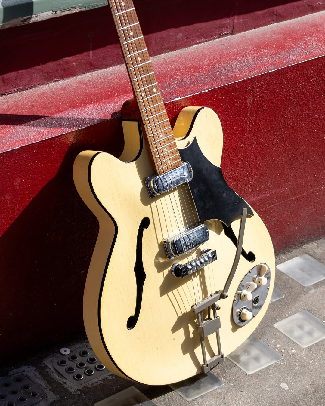 1981 Inventions DRV - White 3 Colour – No.Tom Guitars