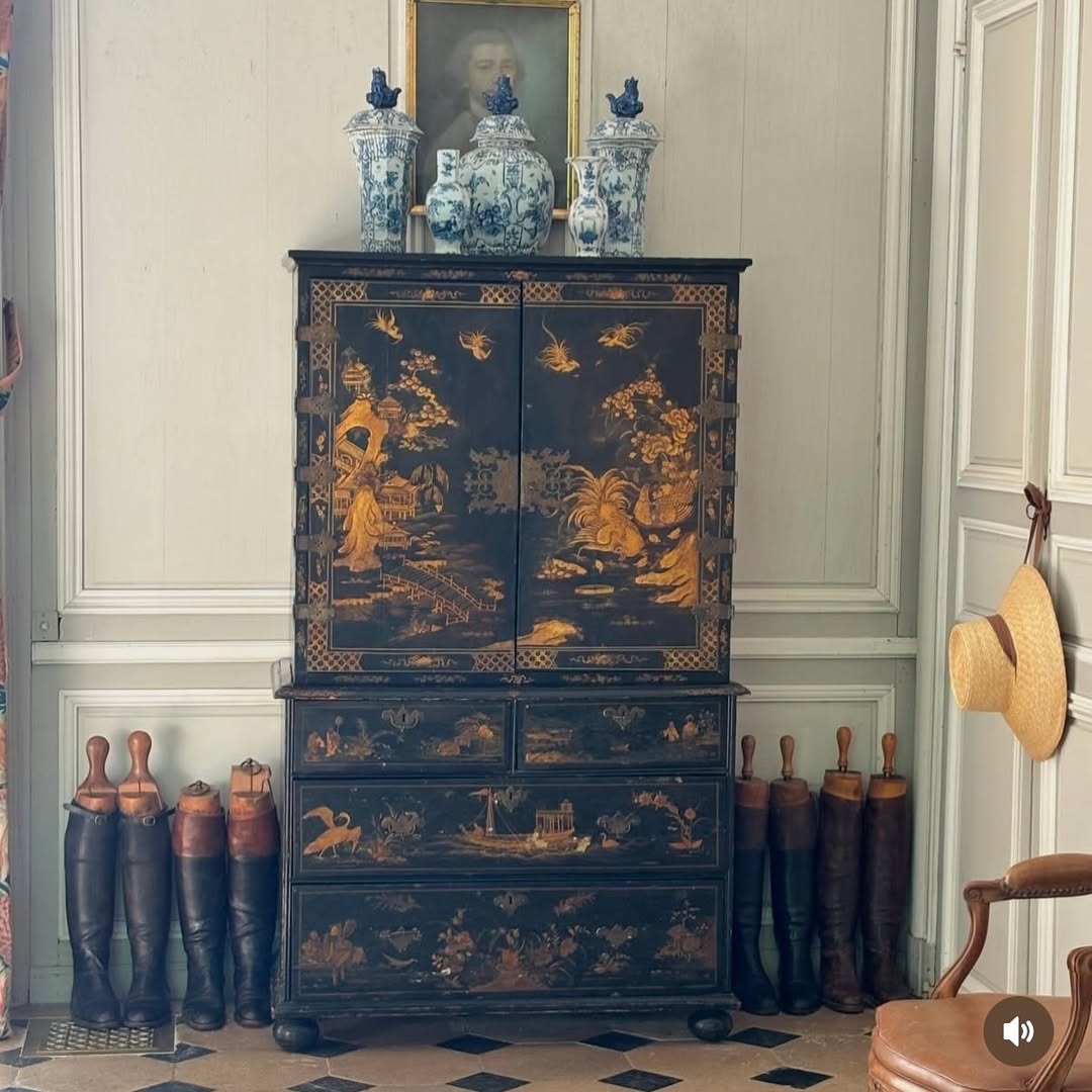Instagram the_parsons_nose_antiques