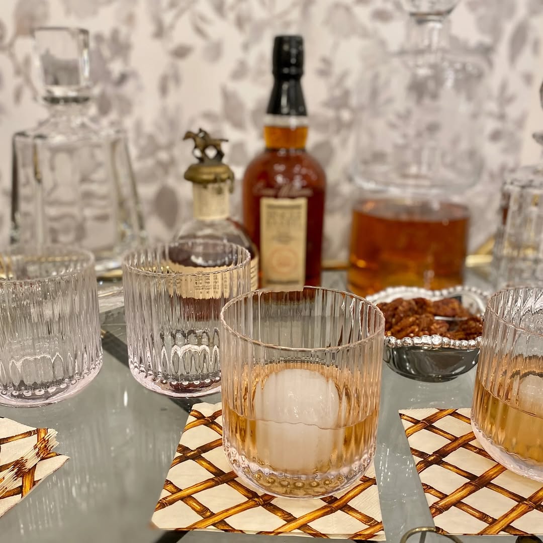 Instagram thomasleeliving